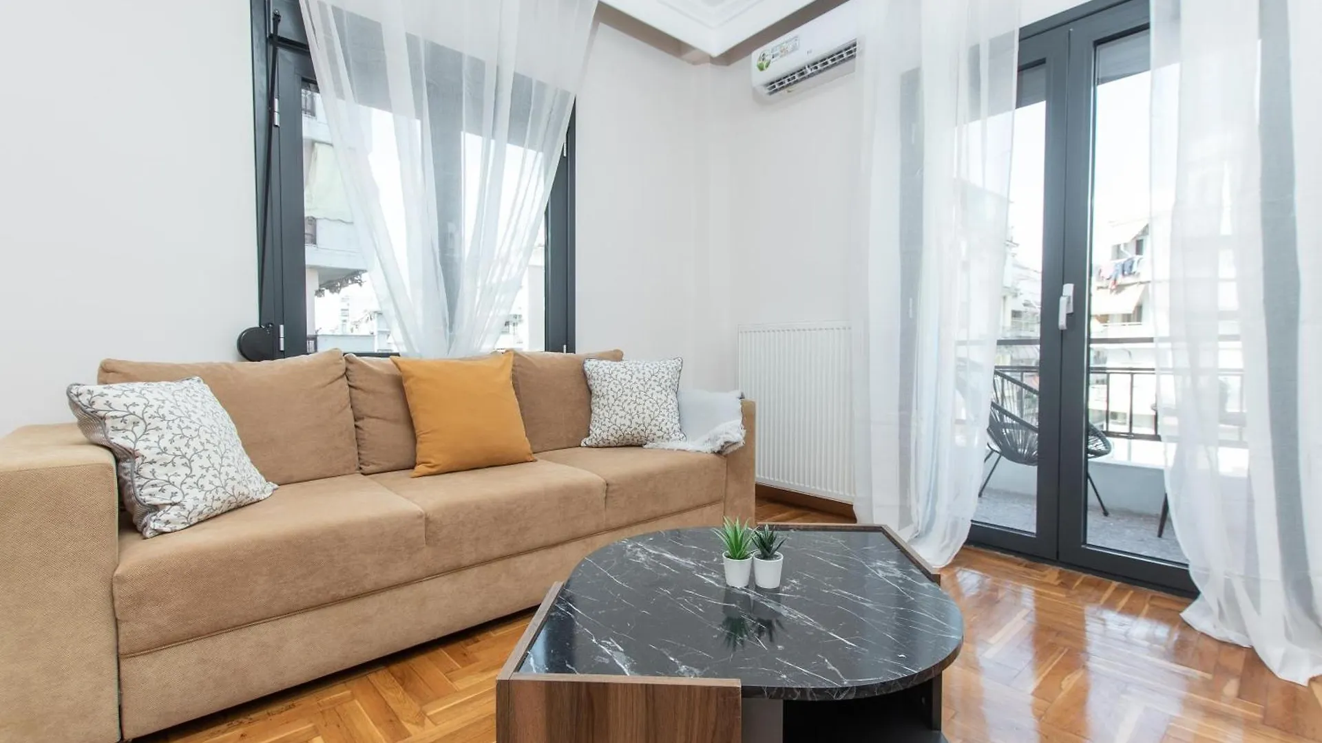 Houseloft Urban Retreat Apartment Thessaloniki Greece
